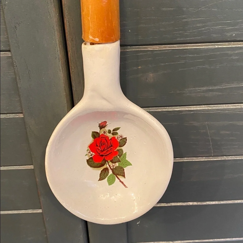 Vintage Wooden Utensil Set with Floral Design - Picture 8 of 16